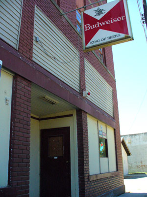 B Z Bar, Edgerton