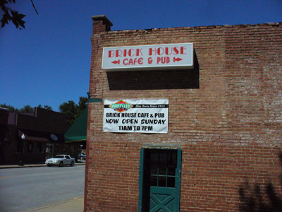 Brick House Cafe & Pub, Smithville