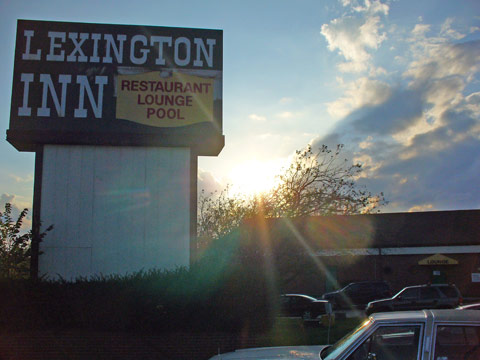 Lexington Inn Lounge, Lexington