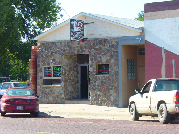 Tiny's Bar, Schuyler