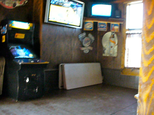 Fugly's Bar & Grill, East Lynne