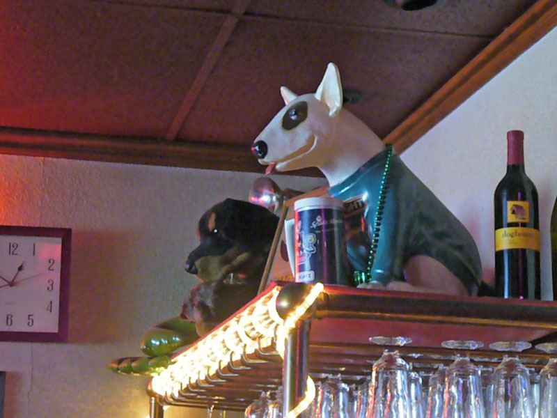 Doghouse Bar & Grill, Grandview