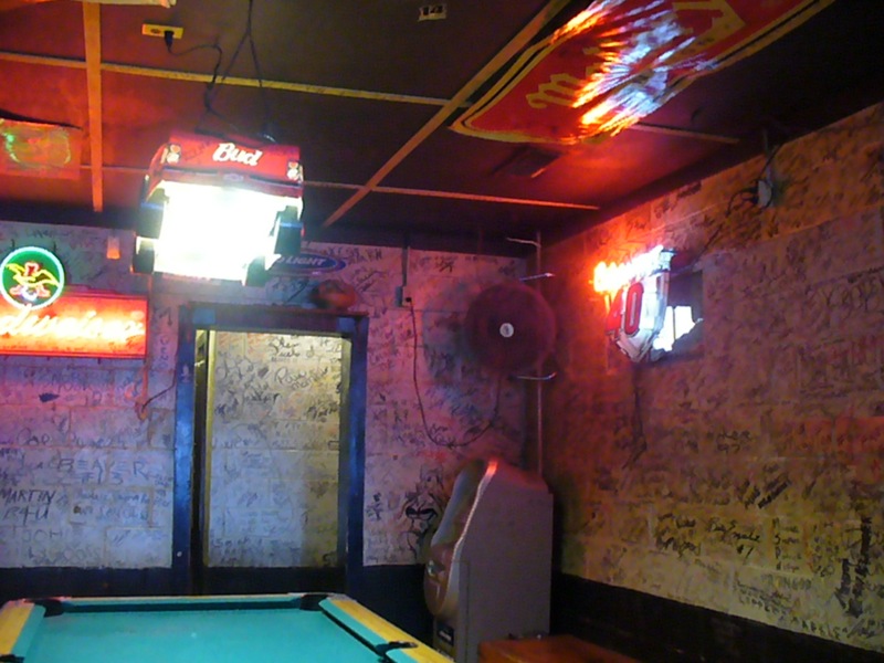 Dingus Lounge, Knoxville