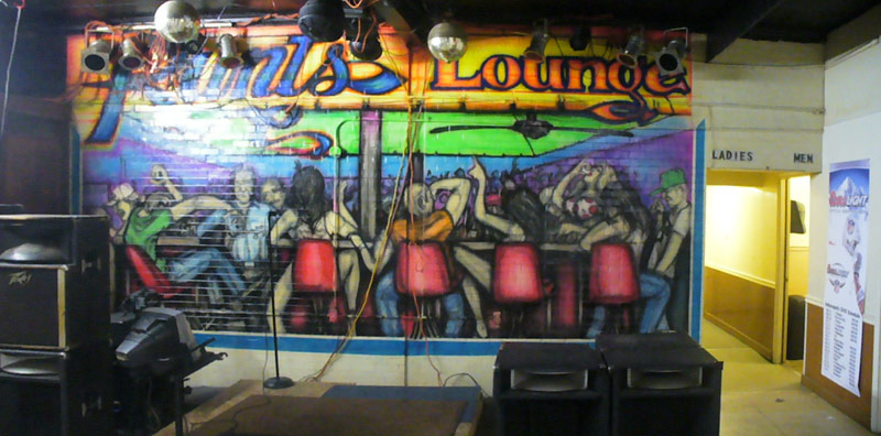 Runt's Lounge, Sullivan