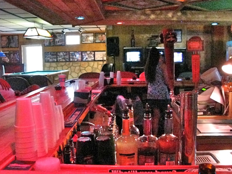 Nickie's 1971 Bar & Grill, Tybee Island