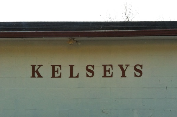 Kelseyâ€™s Tavern, Oran