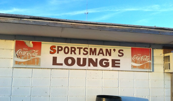 Sportsman's Lounge, Advance