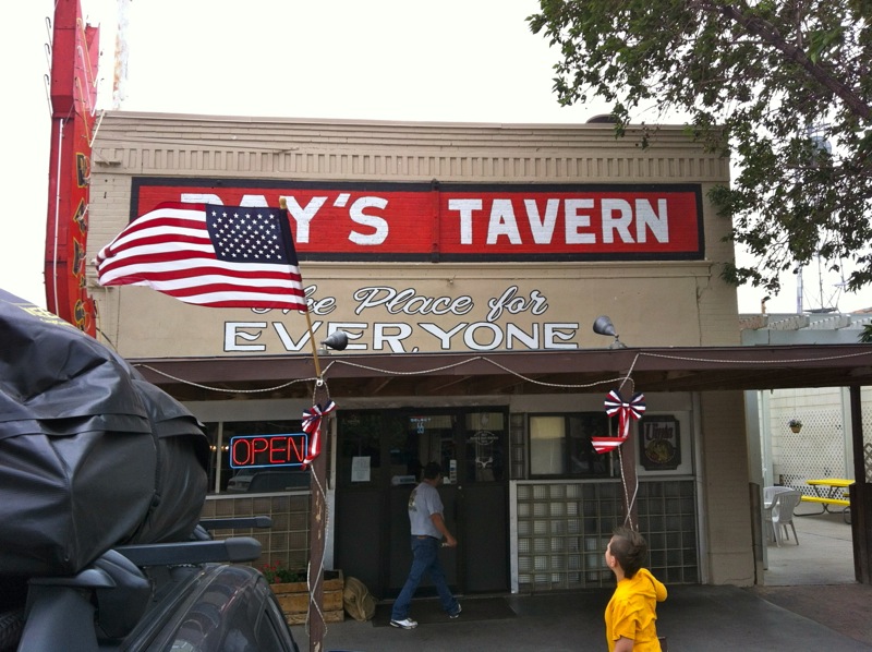 Ray's Tavern, Green River