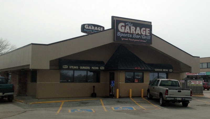 The Garage Sports Bar/Grill, Lincoln