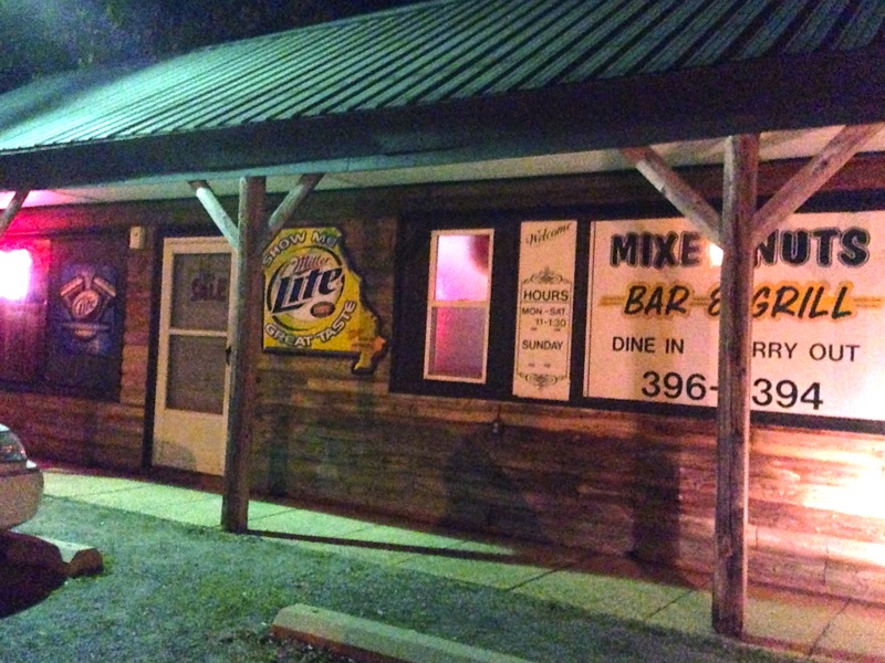 Mixed Nuts Bar & Grill, Risco