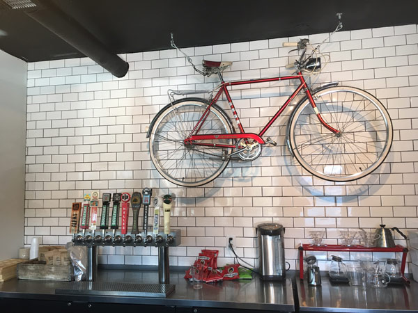 Velo Garage & Tap House, North Kansas City