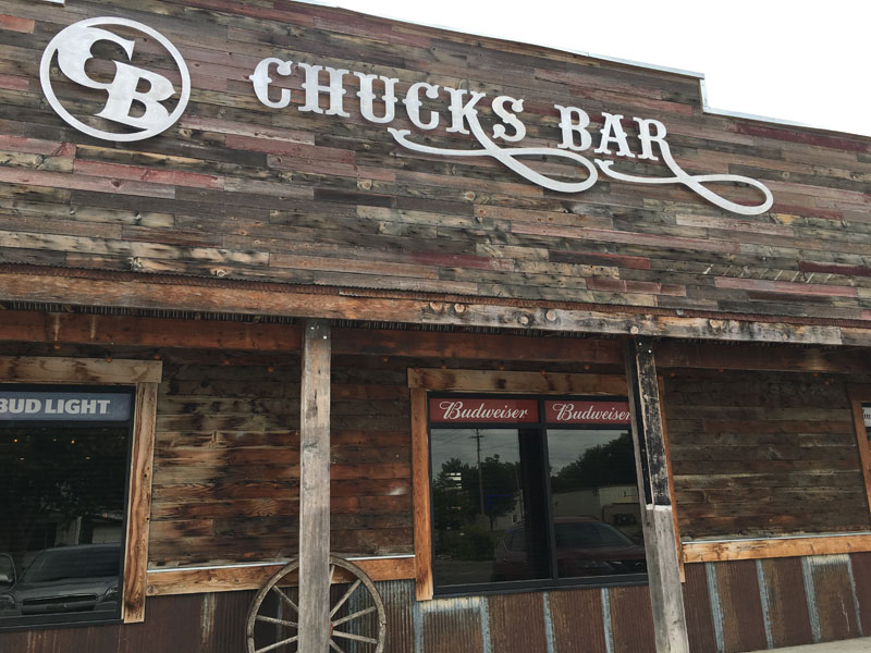 Chuck's Bar, Salina