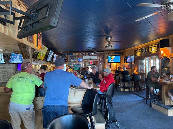 Barge Inn, Munising