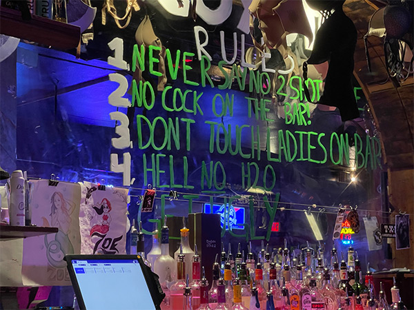 Coyote Ugly, Austin