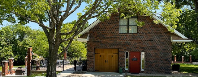 (Sugar Creek, MO) Scooter’s 1658th bar, first visited in 2023. After bunch we came to this local vineyard and event space for a tasting and then to enjoy some wine...