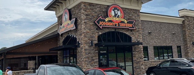 (Old Town at Creekside, Parkville, MO) Scooter’s 1671st bar, first visited in 2023. Popped in here on my friend’s birthday for a quick Guinness, simply because I hadn’t been here...