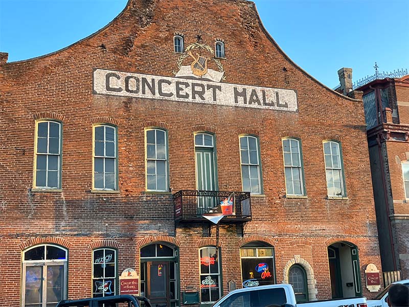 Concert Hall & Barrel Tavern, Hermann