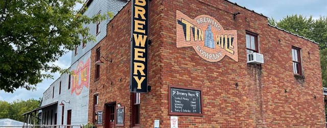 (Downtown, Hermann, MO) Scooter’s 1685th bar, first visited in 2023. After we revisited Stone Creek to finish what we ran out of time for yesterday, the rest of the gang...
