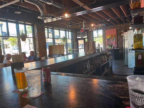 District Pour House + Kitchen, Shawnee