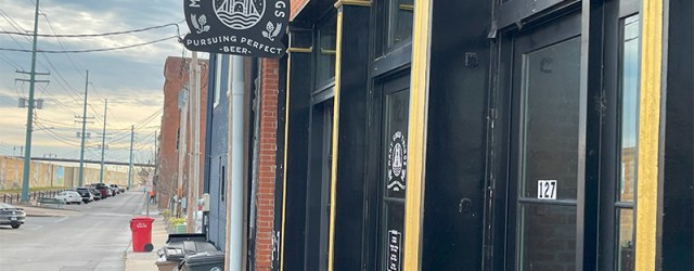 (Downtown, Cape Girardeau, MO) Scooter’s 1724th bar, first visited in 2023. My next stop on my Black Friday bar crawl. I often forget that this street has businesses on it...