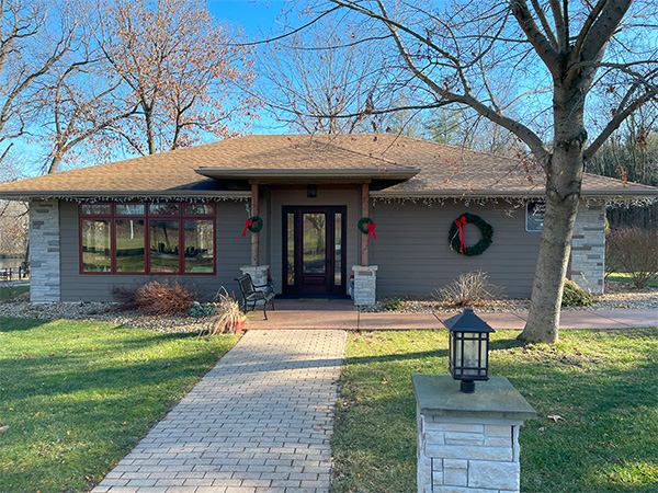 Bent Tree Tasting Room at Old Mill Vineyard, Metamora