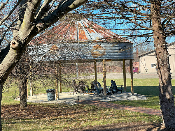 Bent Tree Tasting Room at Old Mill Vineyard, Metamora