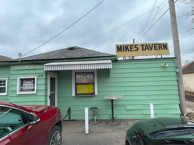 Mike's Tavern, West Peoria
