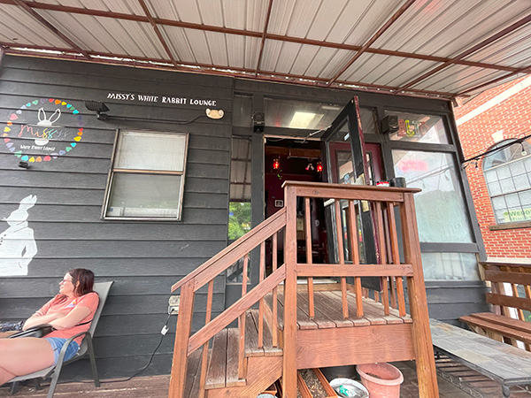 Missy's White Rabbit Lounge, Eureka Springs