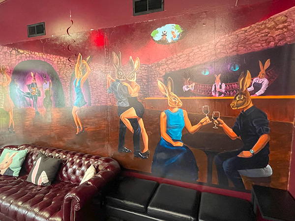 Missy's White Rabbit Lounge, Eureka Springs