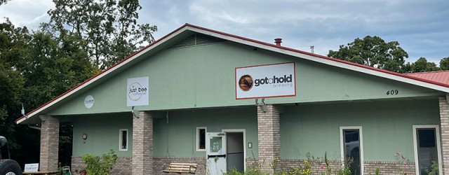 (Eureka Springs, AR) Scooter’s 1846th bar, first visited in 2025. Stopped here on a rainy Saturday afternoon. Started out outdoor but later had to move inside. Good thing they are...