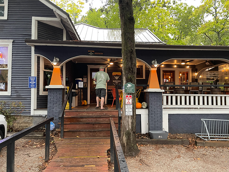 Gravel Bar @ Wanderloo Lodge, Eureka Springs